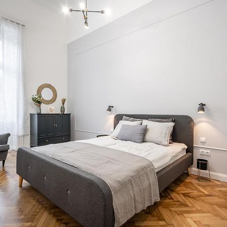 Atmos Glare Apartment Budapest Eksteriør bilde