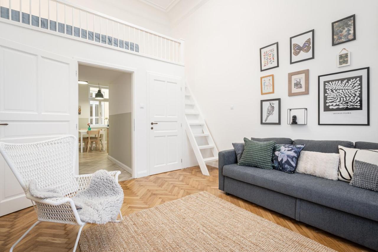 Atmos Glare Apartment Budapest Eksteriør bilde