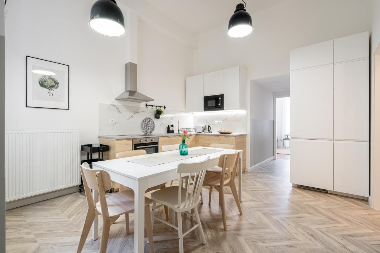 Atmos Glare Apartment Budapest Eksteriør bilde