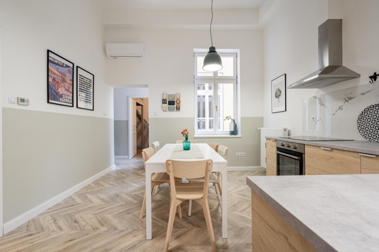 Atmos Glare Apartment Budapest Eksteriør bilde