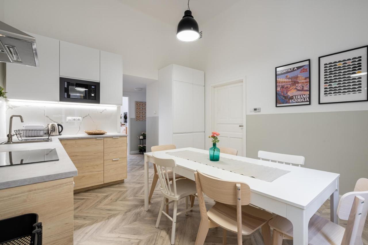 Atmos Glare Apartment Budapest Eksteriør bilde